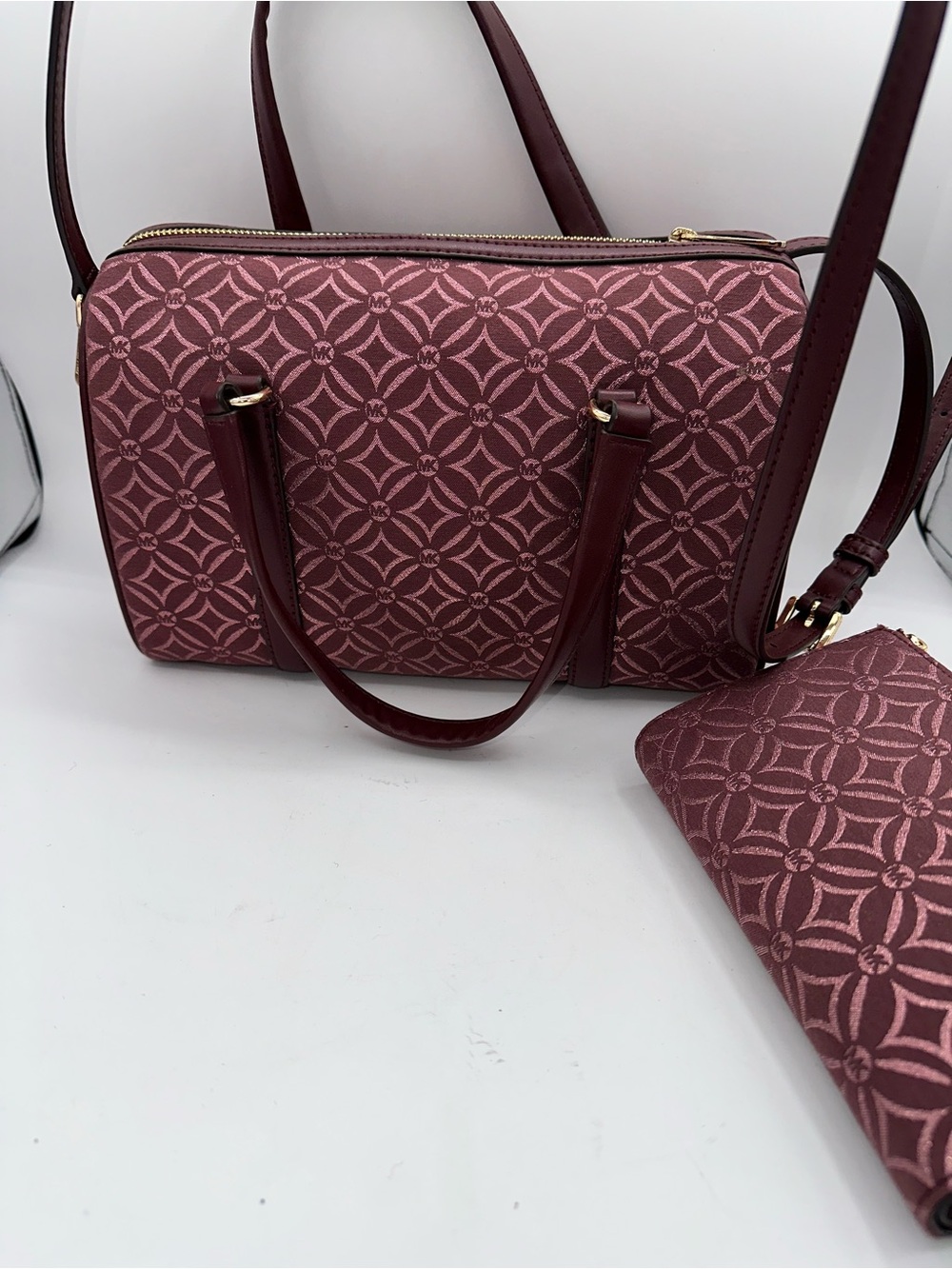 MICHAEL KORS TRAVEL MEDIUM DUFFLE SATCHEL SHOULDER BAG MK OXBLOOD + WALLET  AA26 - Picture 5 of 8